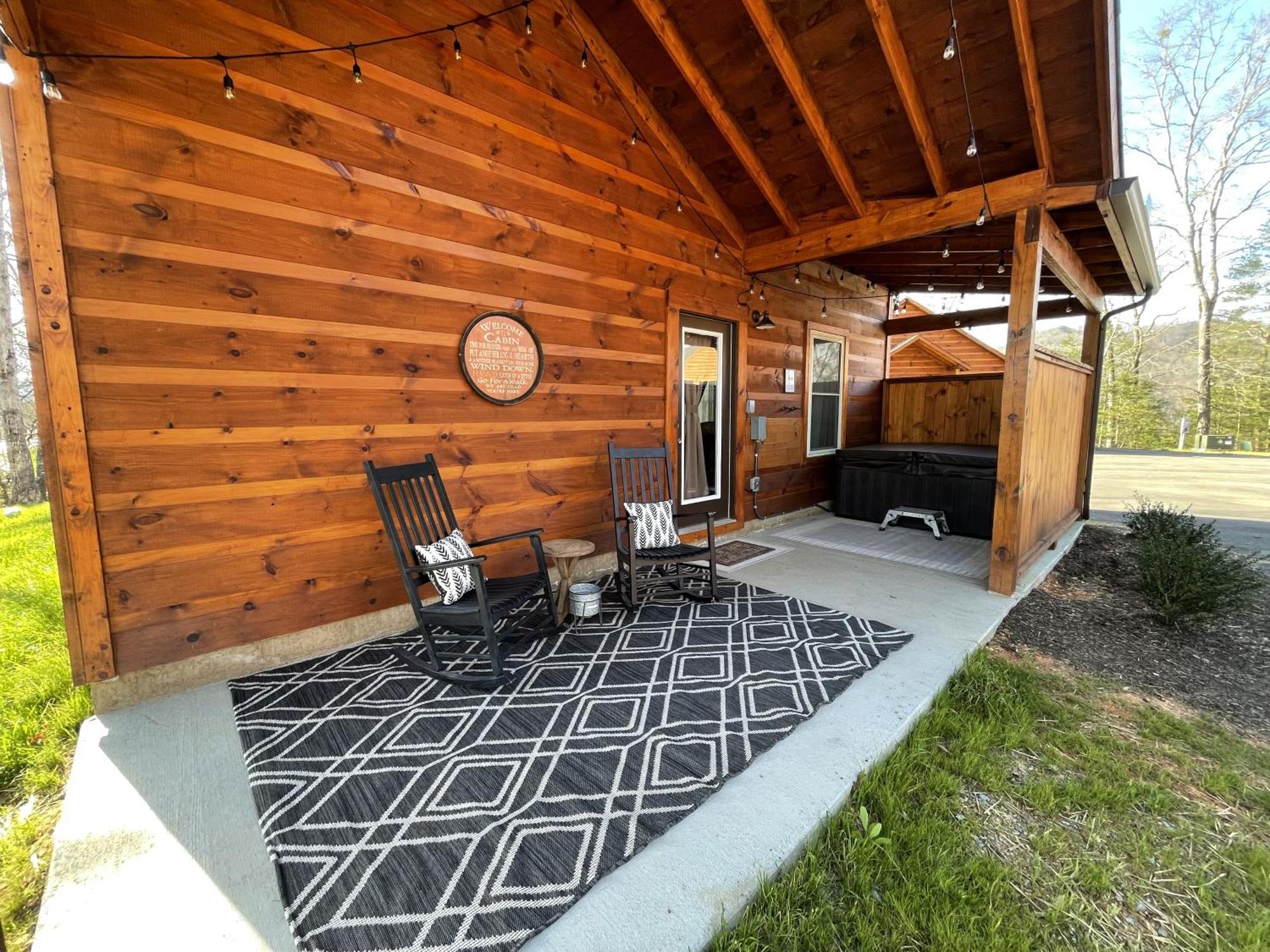 Fully Loaded Cabin In Heart Of Pigeon Forge Ngoại thất bức ảnh