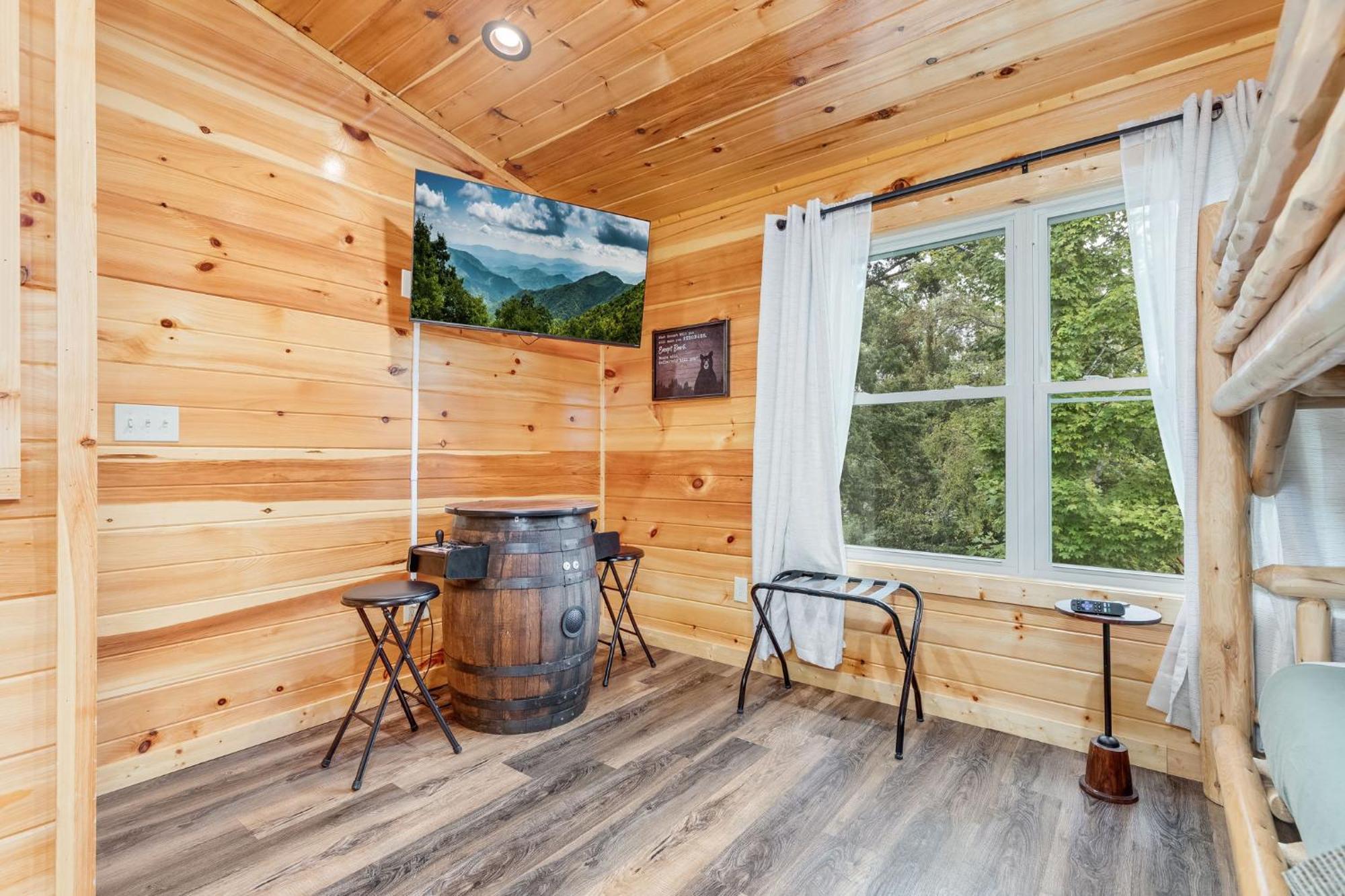 Fully Loaded Cabin In Heart Of Pigeon Forge Ngoại thất bức ảnh