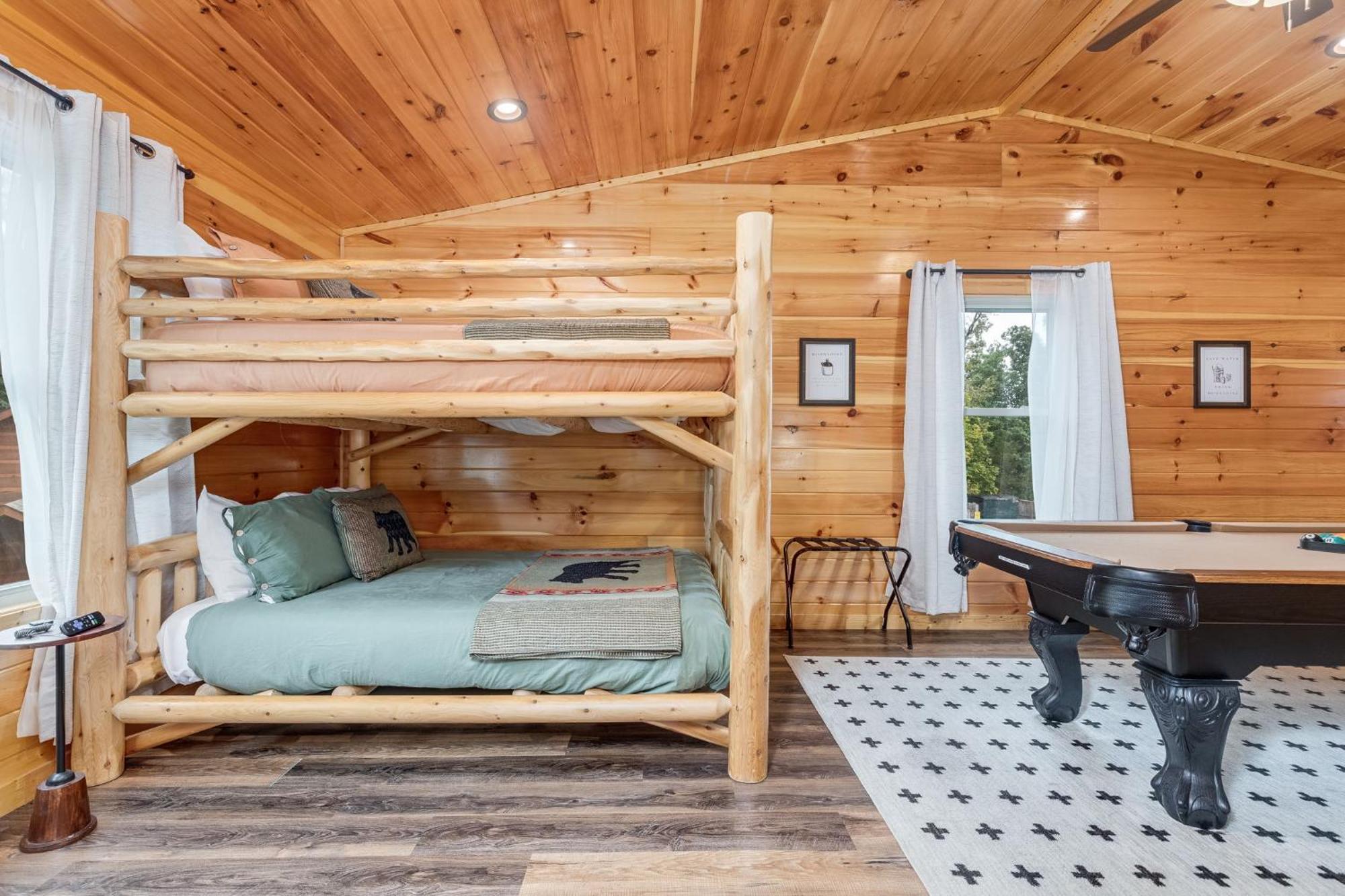 Fully Loaded Cabin In Heart Of Pigeon Forge Ngoại thất bức ảnh