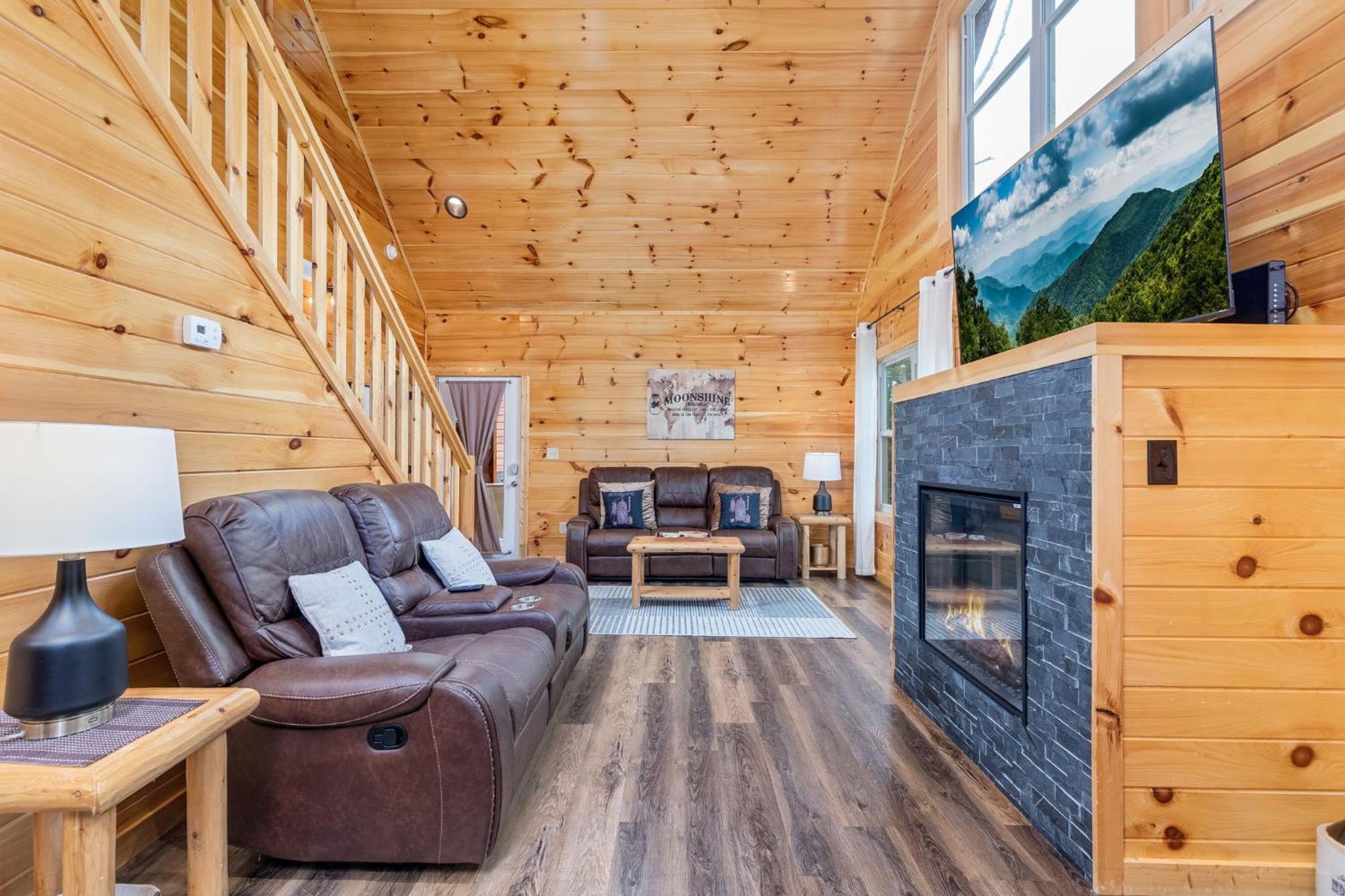 Fully Loaded Cabin In Heart Of Pigeon Forge Ngoại thất bức ảnh