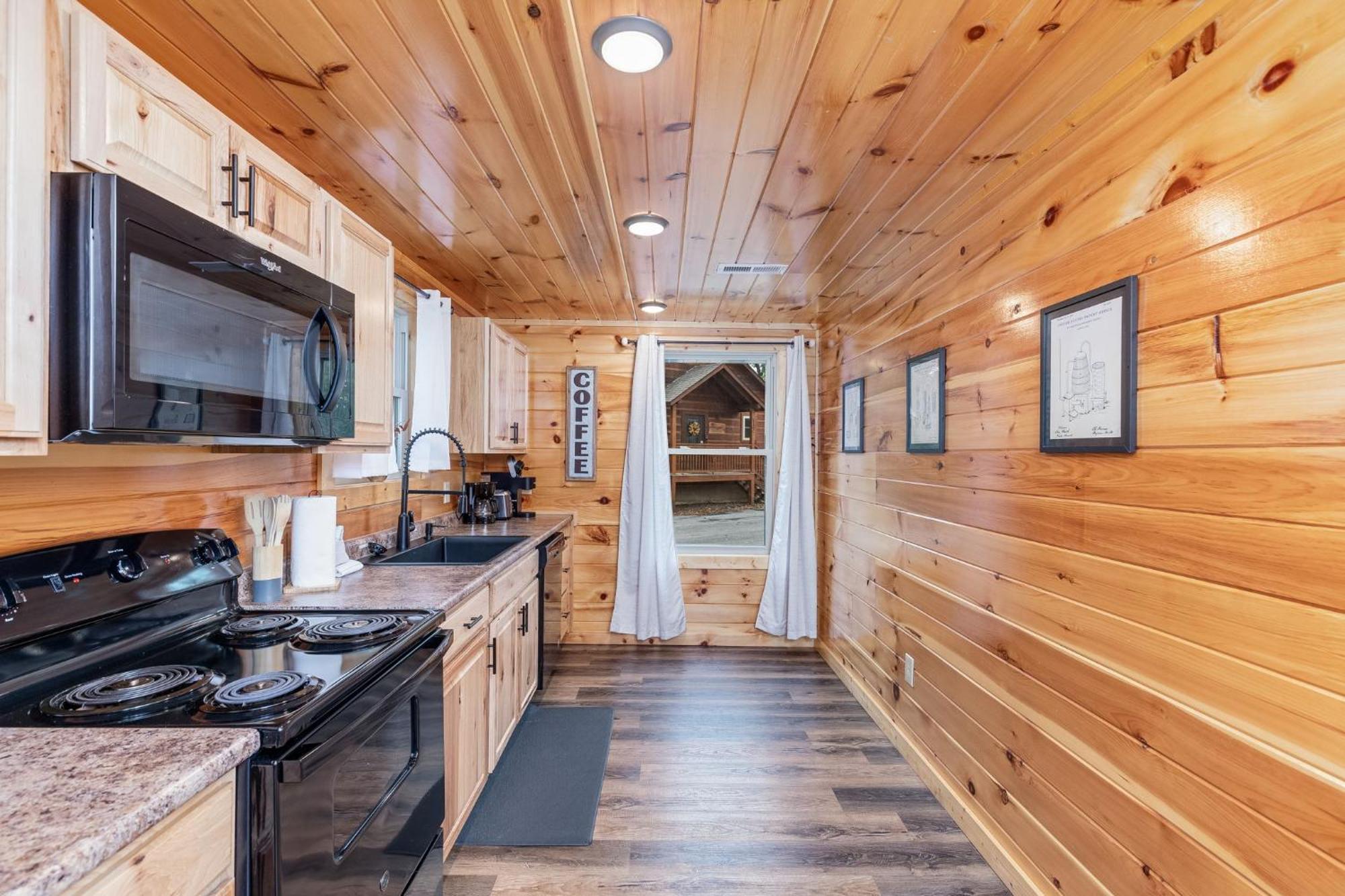 Fully Loaded Cabin In Heart Of Pigeon Forge Ngoại thất bức ảnh