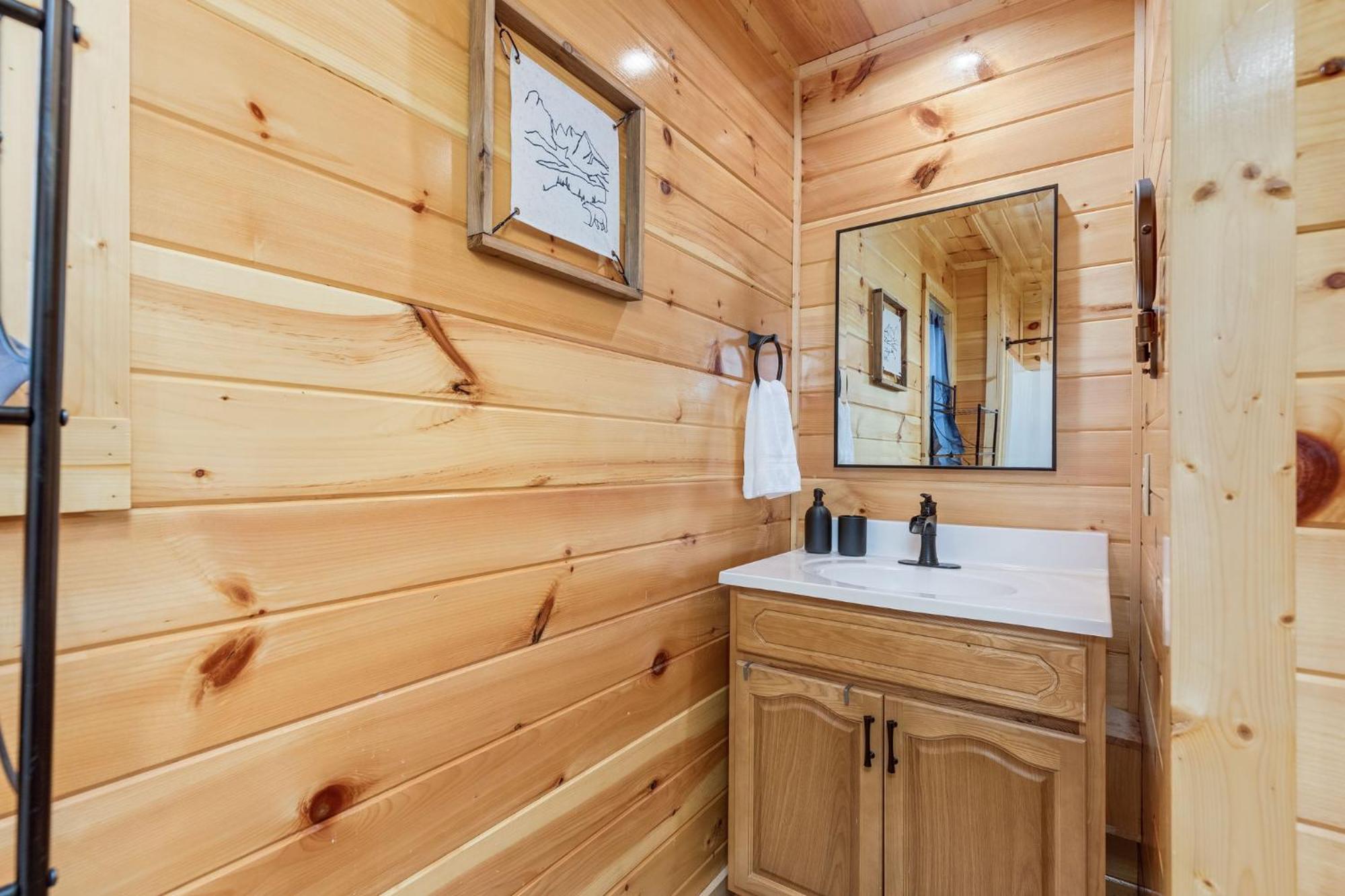 Fully Loaded Cabin In Heart Of Pigeon Forge Ngoại thất bức ảnh
