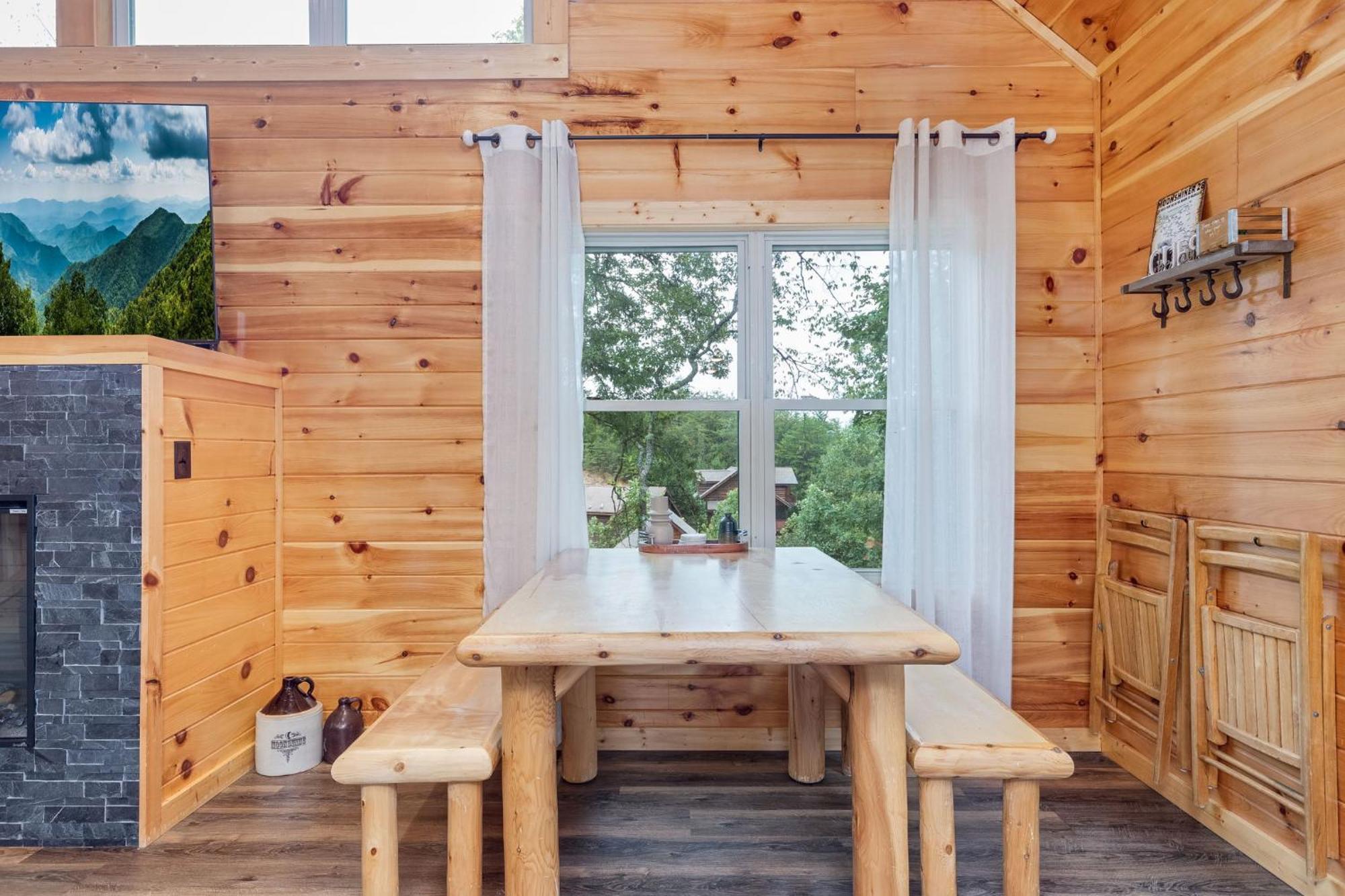 Fully Loaded Cabin In Heart Of Pigeon Forge Ngoại thất bức ảnh