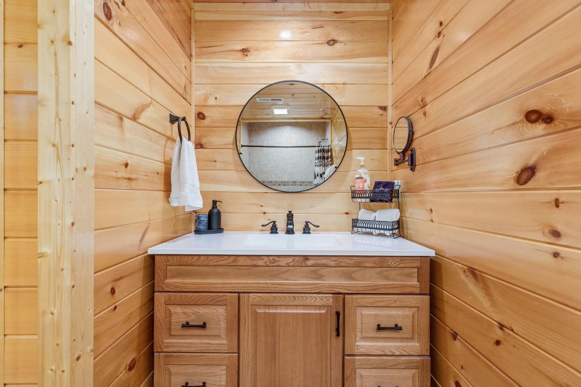 Fully Loaded Cabin In Heart Of Pigeon Forge Ngoại thất bức ảnh